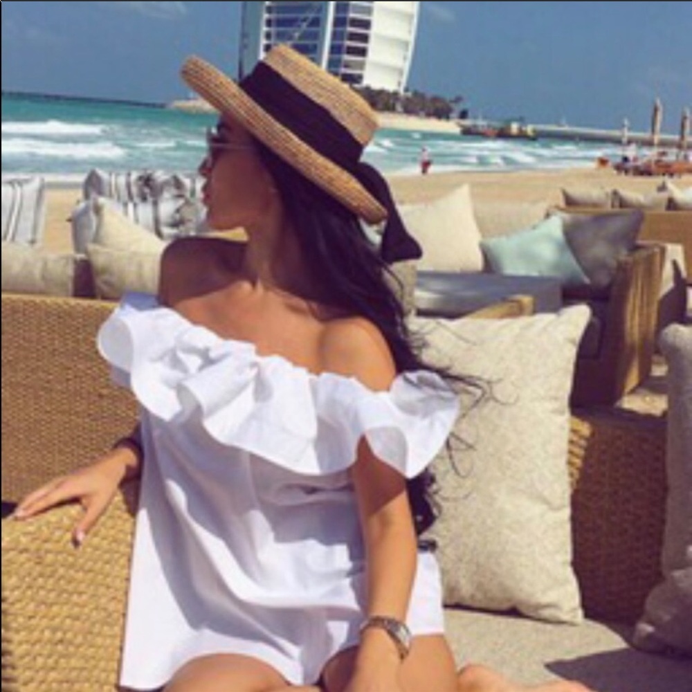 *SOLDDDD***Off the Shoulder White Top